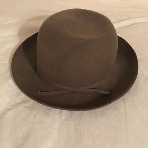 Fedora like hat